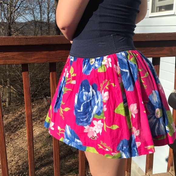 Hollister Pink Floral Skirt - Picture 3 of 5